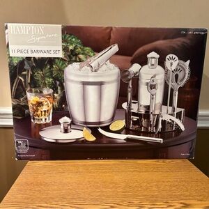 New Hampton Signature 11 Piece Barware Set